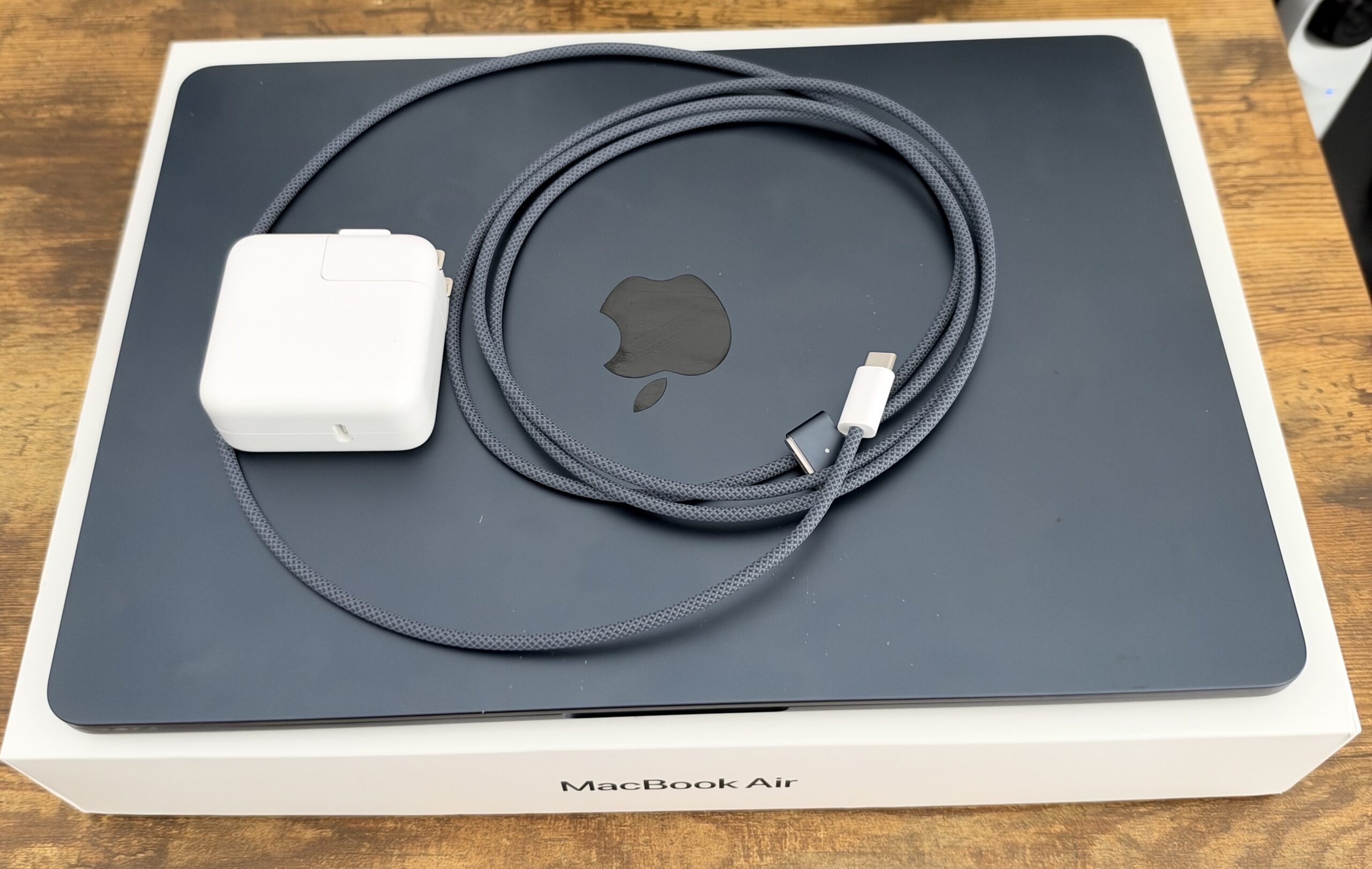Original Box, cable, charger and device